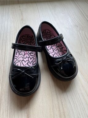 Carter's Black Patent Mary Jane Dress Shoes with Pink Heart Insole